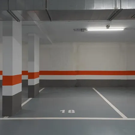 Eli Canteras-parking-airco By Canariasgetaway