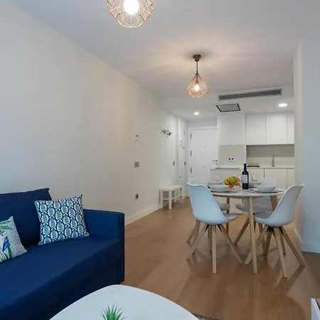 Eli Canteras-parking-airco By Canariasgetaway