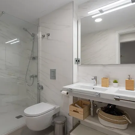 Eli Canteras-parking-airco By Canariasgetaway *