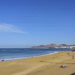 Eli Canteras-parking-airco By Canariasgetaway Nyaraló