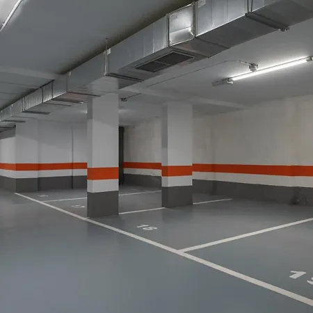 Eli Canteras-parking-airco By Canariasgetaway *